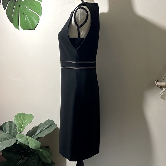 Theory Minaeon Contrast-Trim Crepe Sleeveless Sheath Dress in Black size 4 - Picture 8 of 14